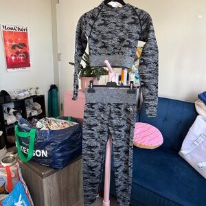 AYBL Gray Camo Seamless Active Set - Long Sleeve Crop Top & Leggings